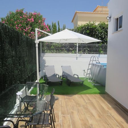 Moradia Geminada V2- Piscina Privada Villa Quarteira Exteriör bild