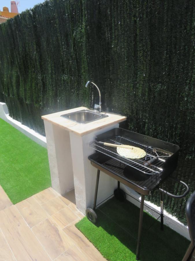 Moradia Geminada V2- Piscina Privada Villa Quarteira Exteriör bild