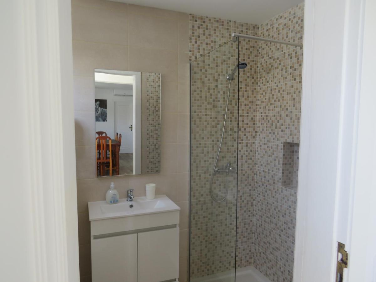 Moradia Geminada V2- Piscina Privada Villa Quarteira Exteriör bild