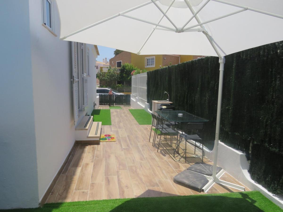 Moradia Geminada V2- Piscina Privada Villa Quarteira Exteriör bild